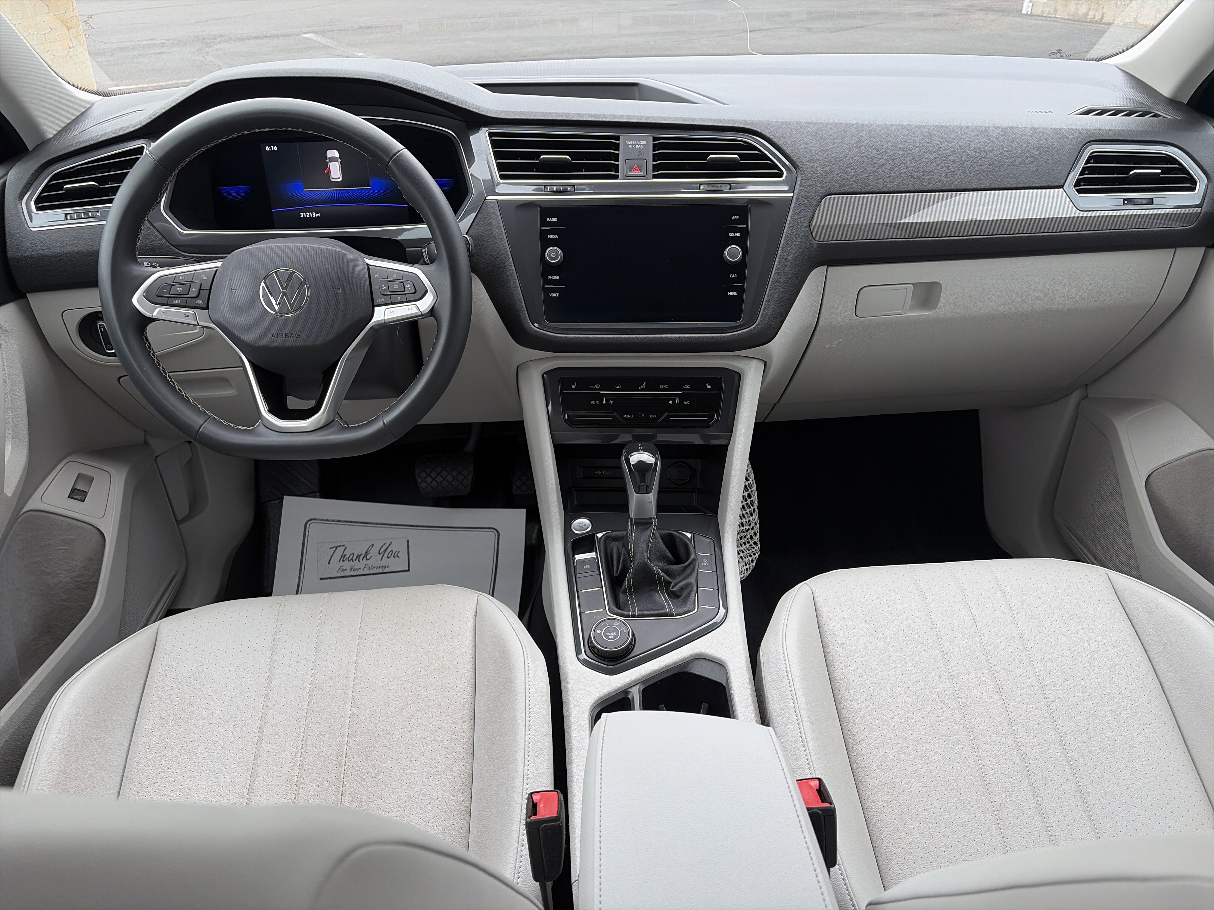 Used 2022 Volkswagen Tiguan SE image 16