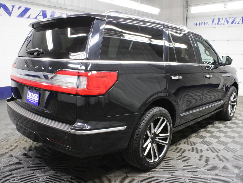 Used 2019 Lincoln Navigator Reserve AWD/4WD image 5