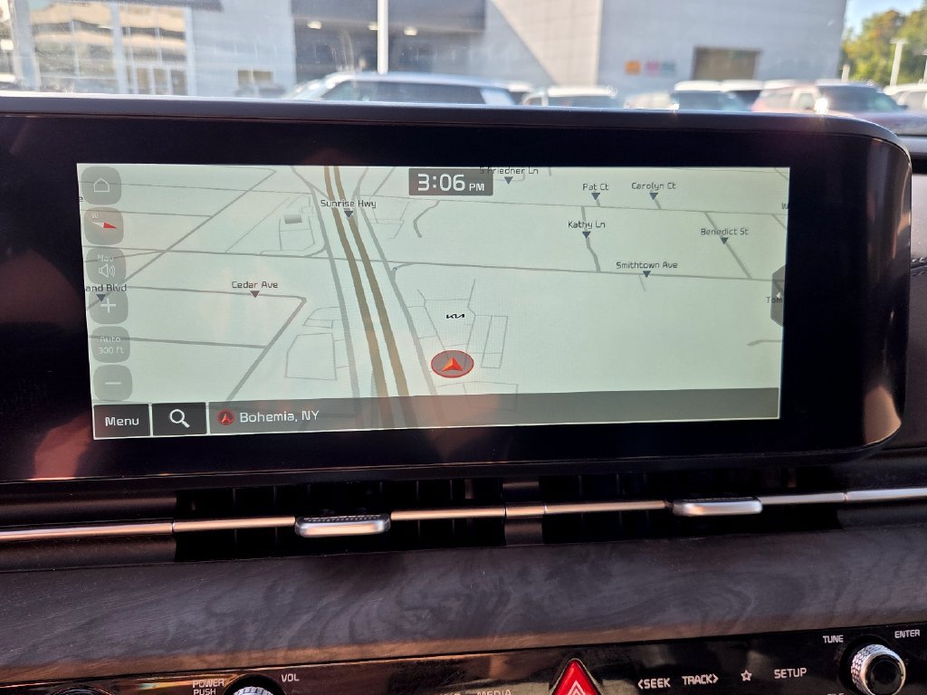 Certified 2024 Kia Carnival SX FWD image 22