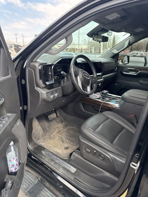 Used 2024 GMC Sierra 1500 Elevation w/ Elevation Premium Package image 4