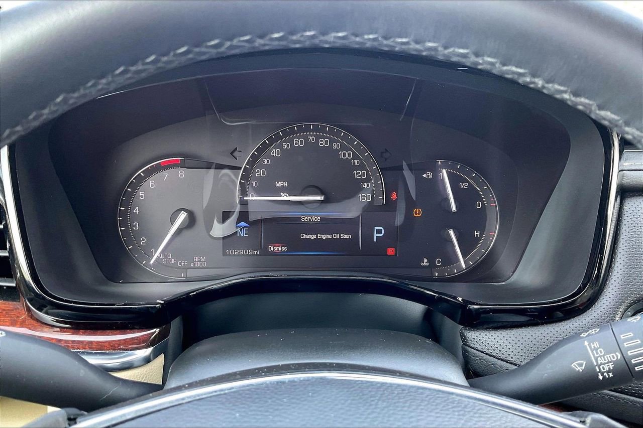 Used 2017 Cadillac XT5 Luxury w/ Driver Awareness Package image 11