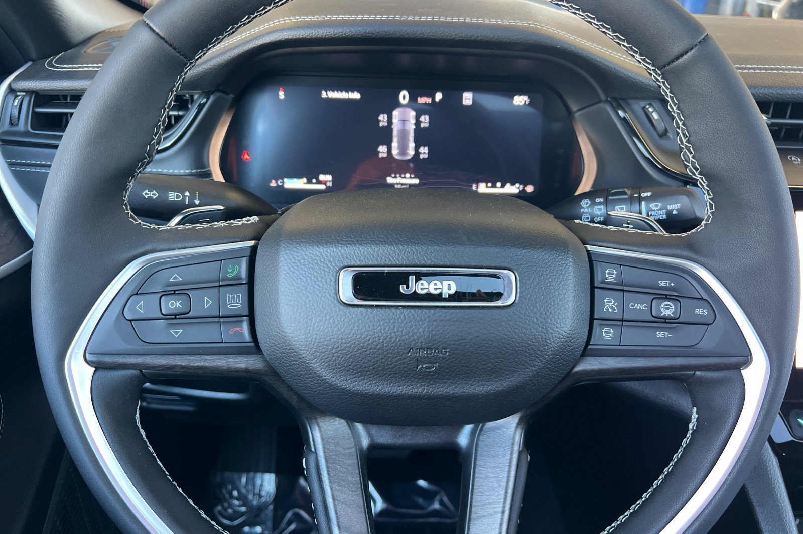 New 2026 Jeep Grand Cherokee Altitude AWD/4WD image 23