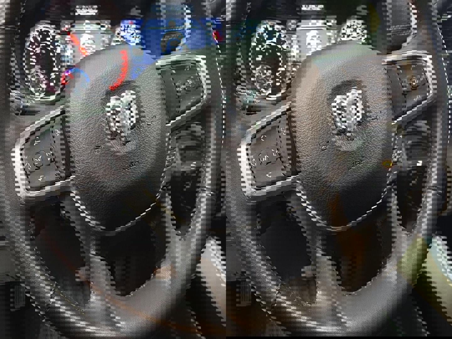 Used 2024 RAM 3500 Laramie image 11