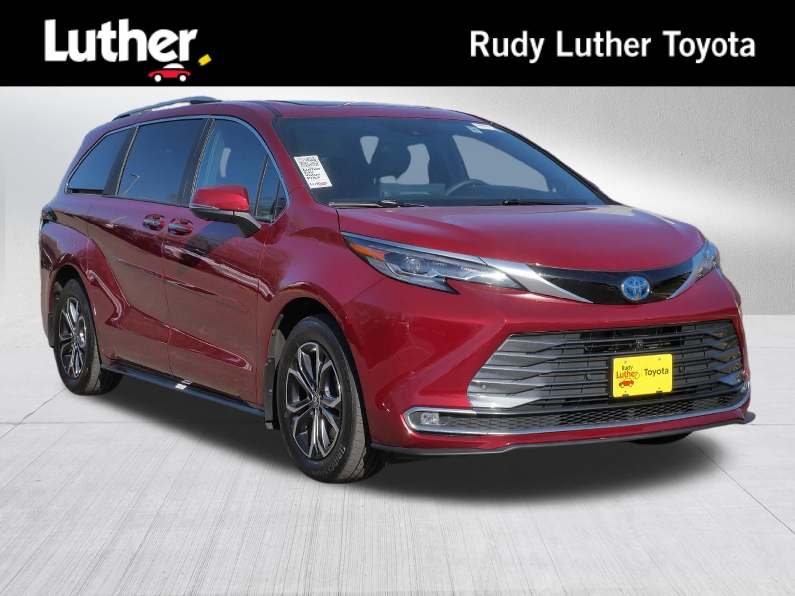 Used 2025 Toyota Sienna Platinum