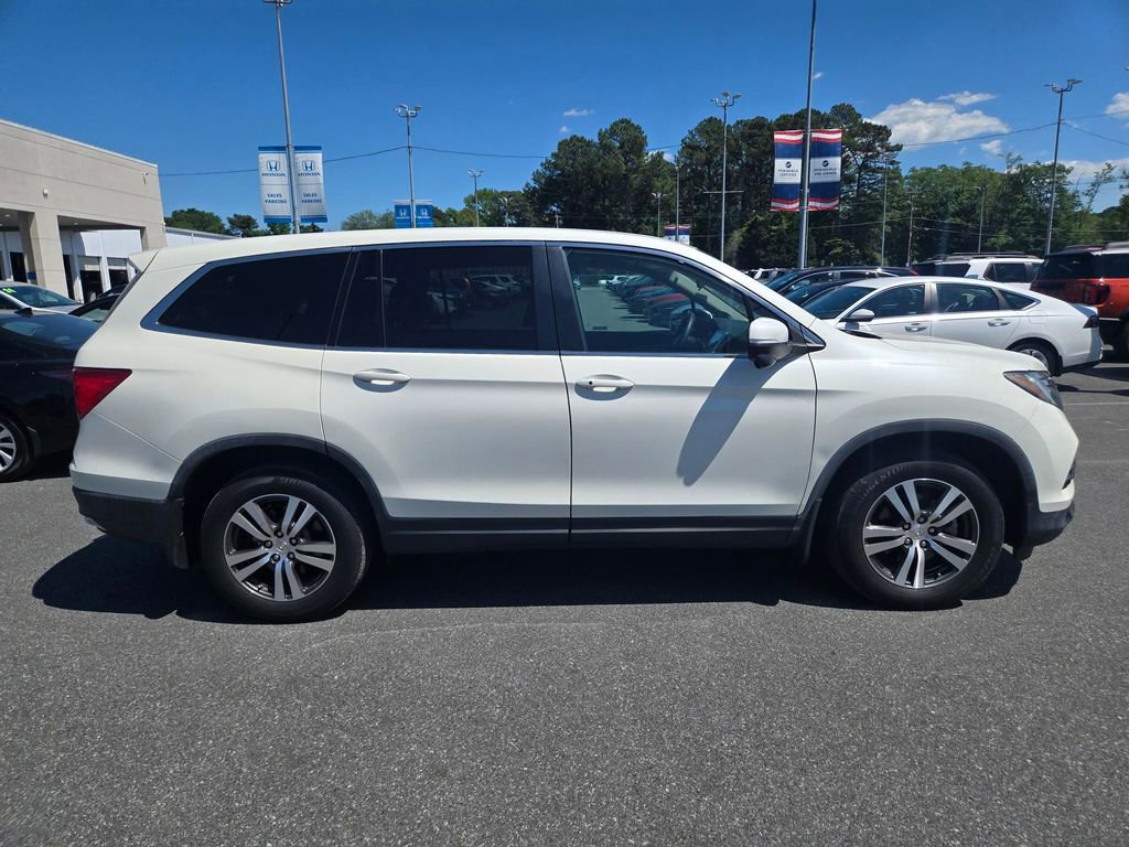 Used 2017 Honda Pilot EX image 4