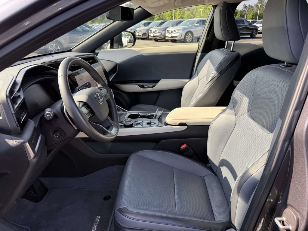 Used 2023 Lexus RZ 450e Premium w/ Technology Package AWD/4WD image 14