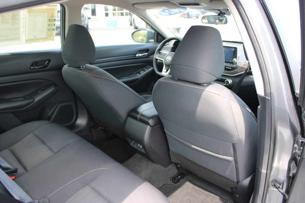 Used 2024 Nissan Altima 2.5 SV FWD image 32