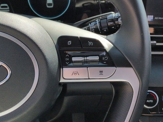 Certified 2022 Hyundai Elantra SEL w/ Convenience + Premium Package image 20