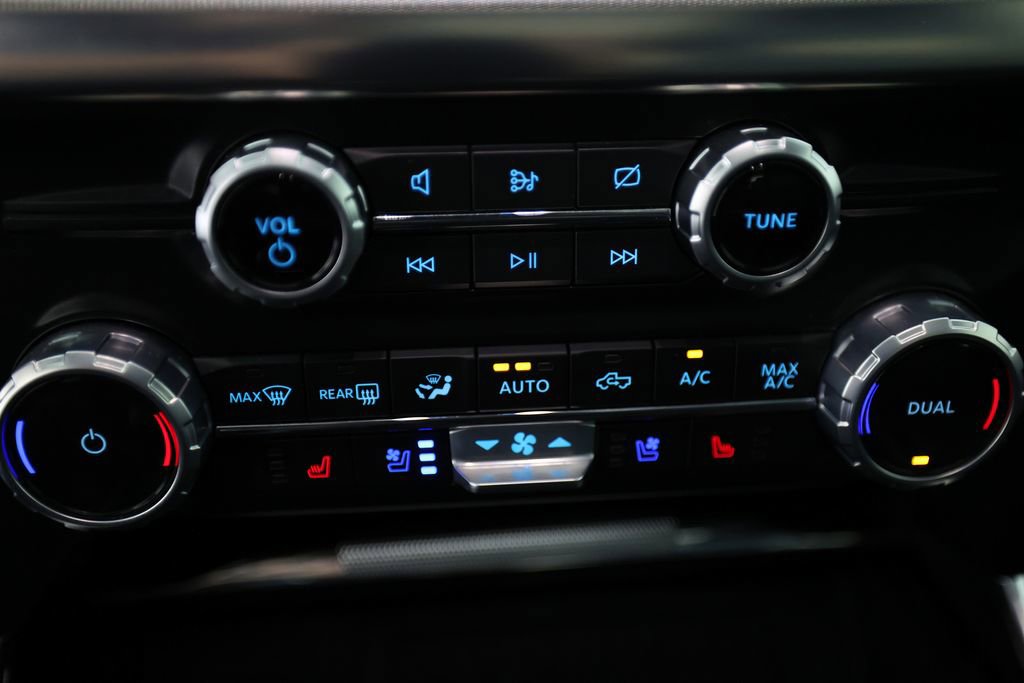 Used 2023 Ford F150 Raptor w/ Raptor Carbon Fiber Package AWD/4WD image 27