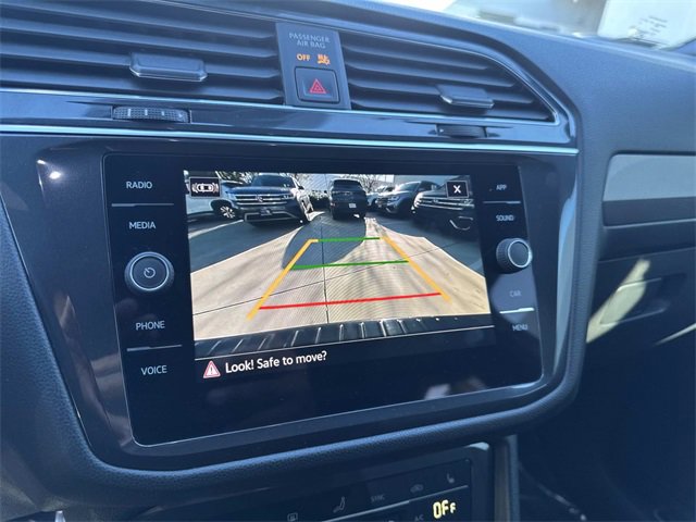 Certified 2023 Volkswagen Tiguan SE R-Line image 25