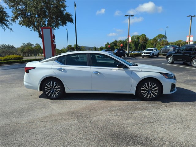 New 2025 Nissan Altima 2.5 SV image 3