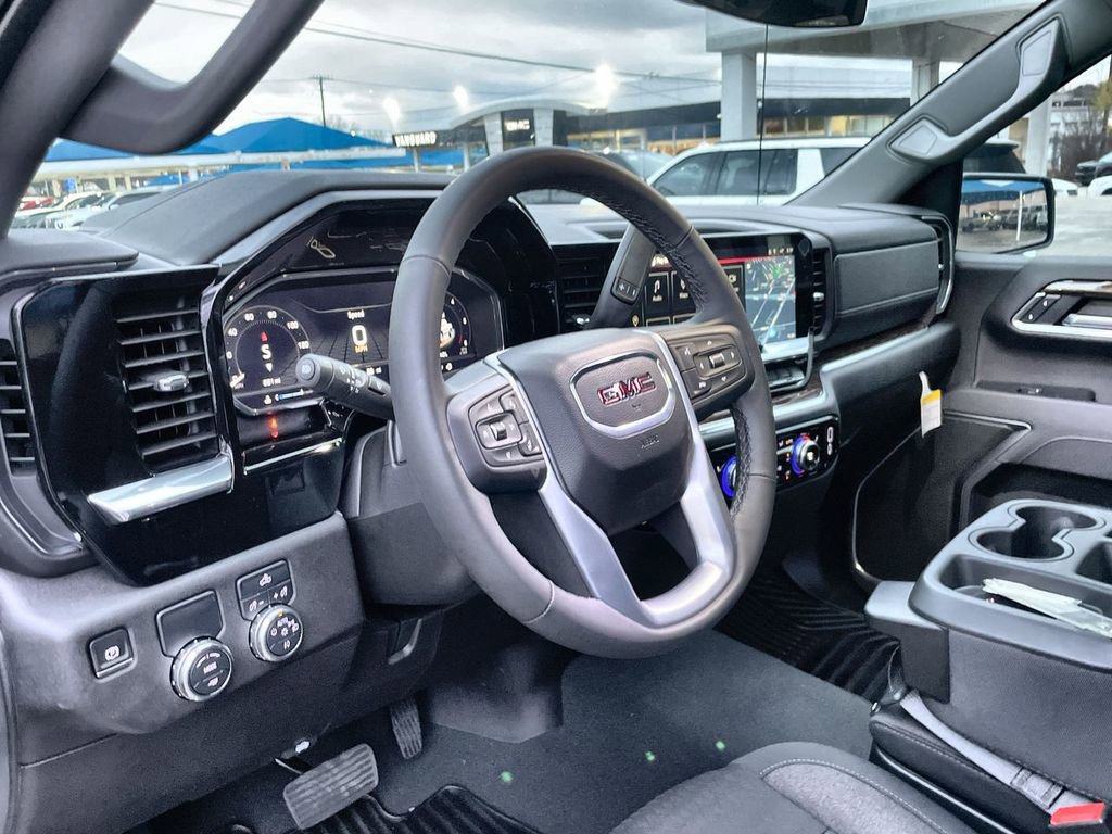New 2025 GMC Sierra 1500 Elevation image 12