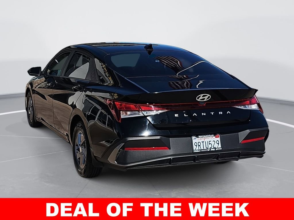 Used 2025 Hyundai Elantra SE image 5