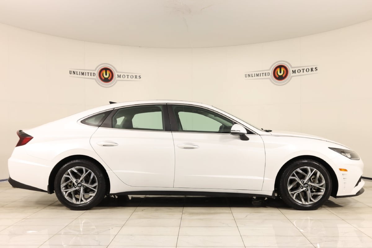Used 2022 Hyundai Sonata SEL w/ Convenience Package FWD image 2
