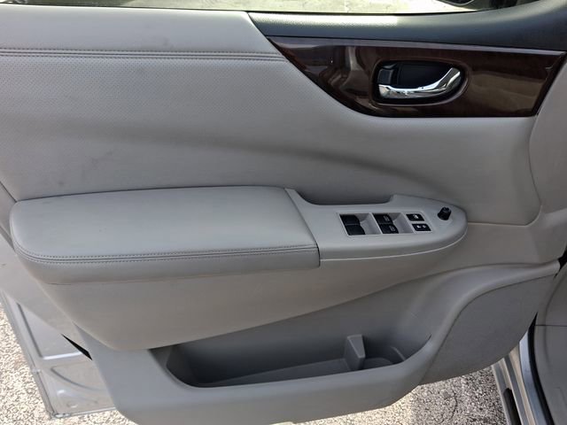 Used 2015 Nissan Quest SV image 11