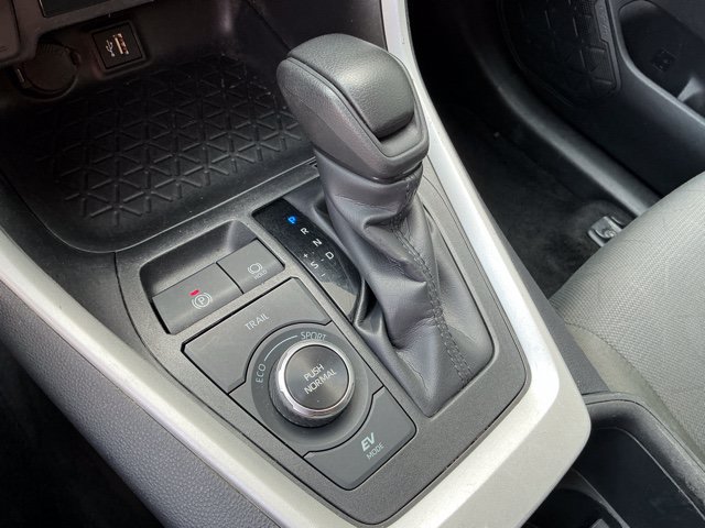 Used 2025 Toyota RAV4 XLE AWD/4WD image 20