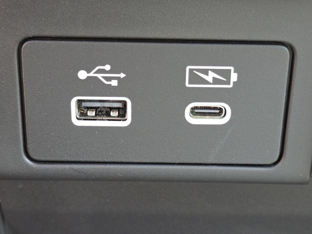 Certified 2026 Honda Odyssey Elite image 9