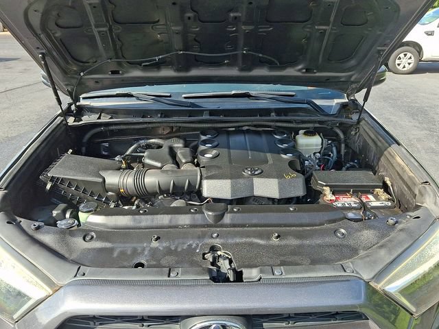 Used 2014 Toyota 4Runner Limited AWD/4WD image 30