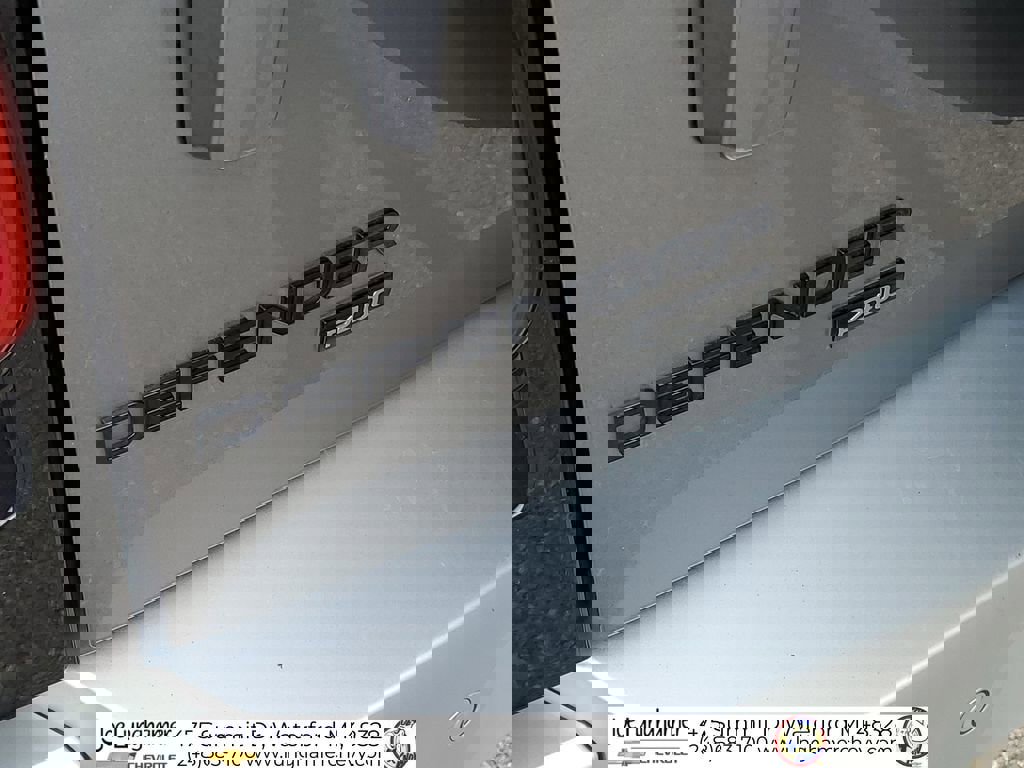 Used 2023 Land Rover Defender 110 SE image 33