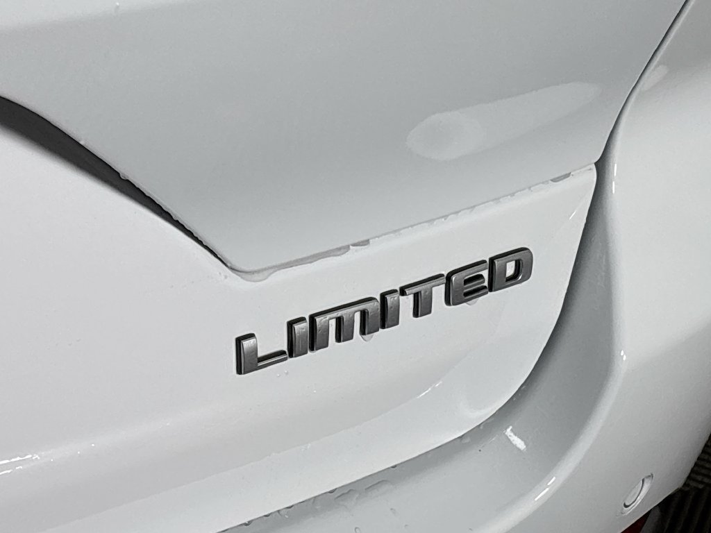 New 2026 Jeep Grand Cherokee Limited w/ Trailer Tow Package AWD/4WD image 24