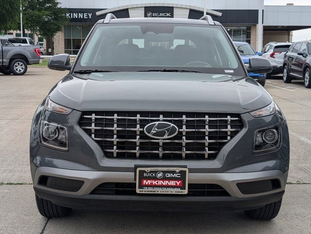Used 2025 Hyundai Venue SEL FWD image 6