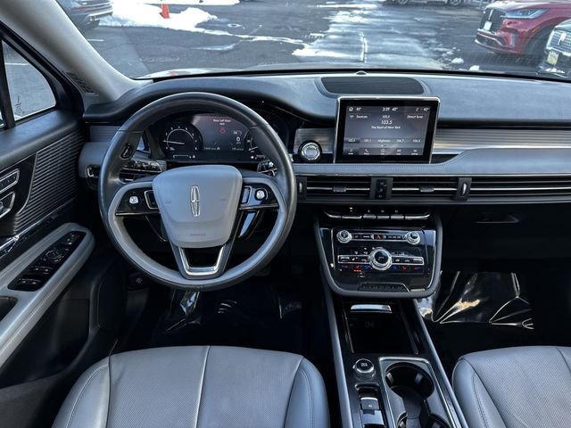 Used 2022 Lincoln Corsair AWD w/ Premium Package image 13