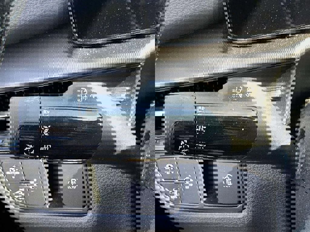 Certified 2026 Kia Sportage EX w/ EX Panorama Roof Package image 31