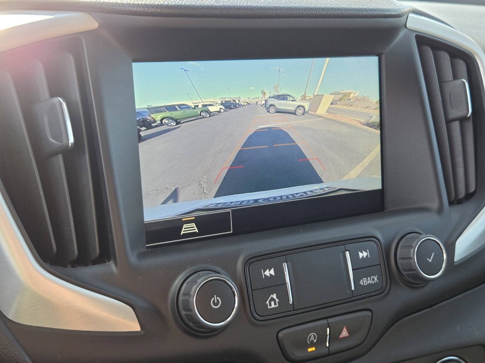 Used 2024 GMC Terrain SLT image 21