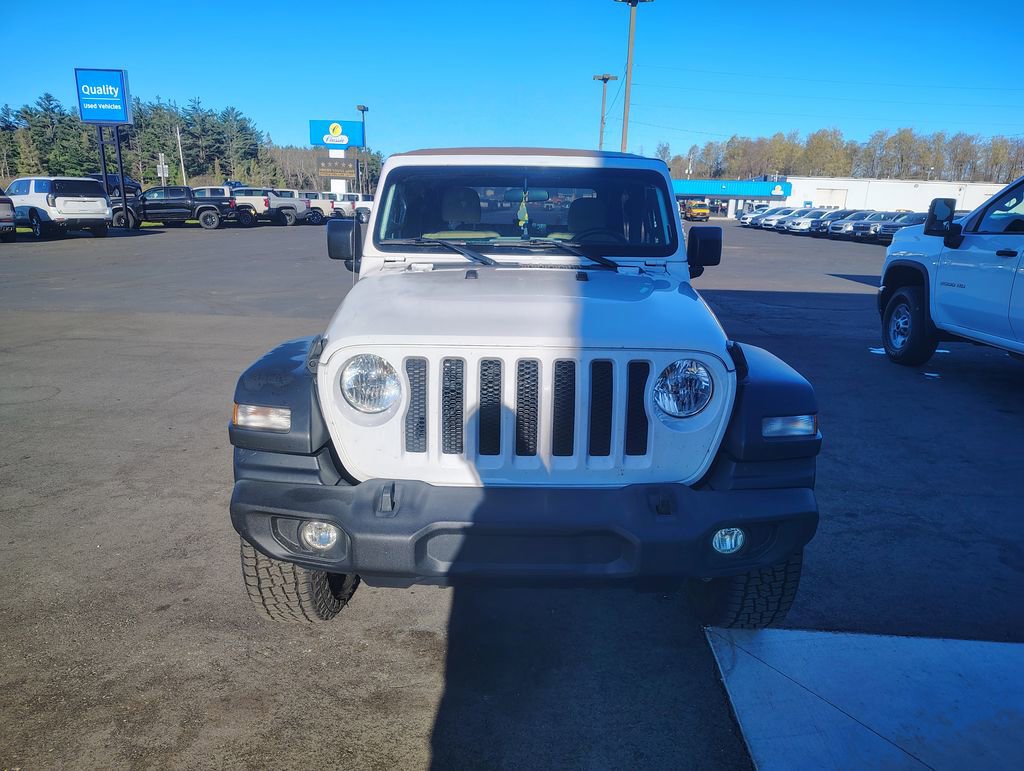 Used 2019 Jeep Wrangler Sport AWD/4WD image 3