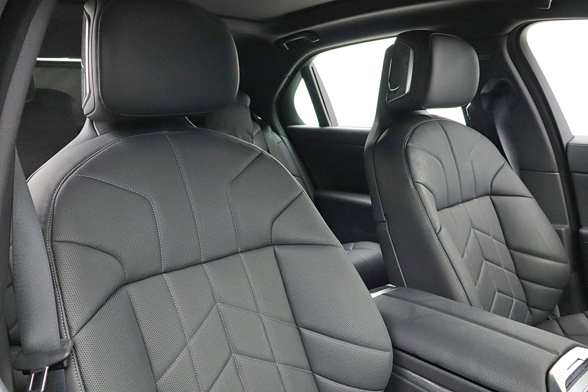 Used 2023 BMW i7 xDrive60 image 26