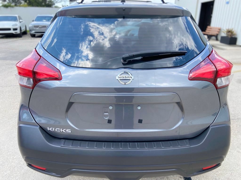 Used 2019 Nissan Kicks S w/ Exterior Package FWD image 4