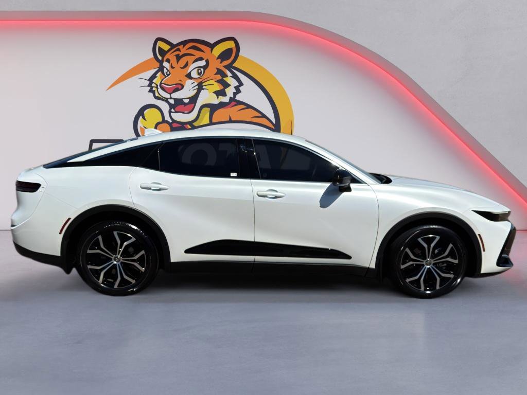 Used 2026 Toyota Crown XLE image 4