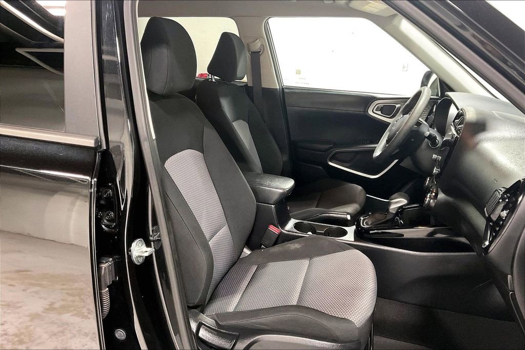 Used 2023 Kia Soul S image 10
