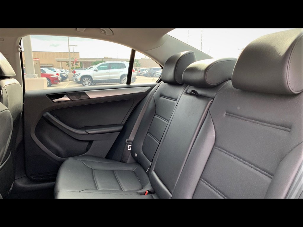Used 2016 Volkswagen Jetta SE image 11