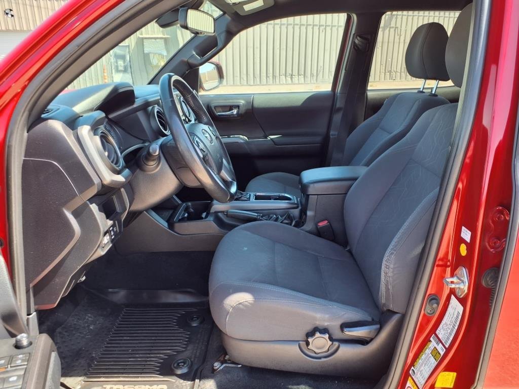 Used 2019 Toyota Tacoma TRD Sport image 12