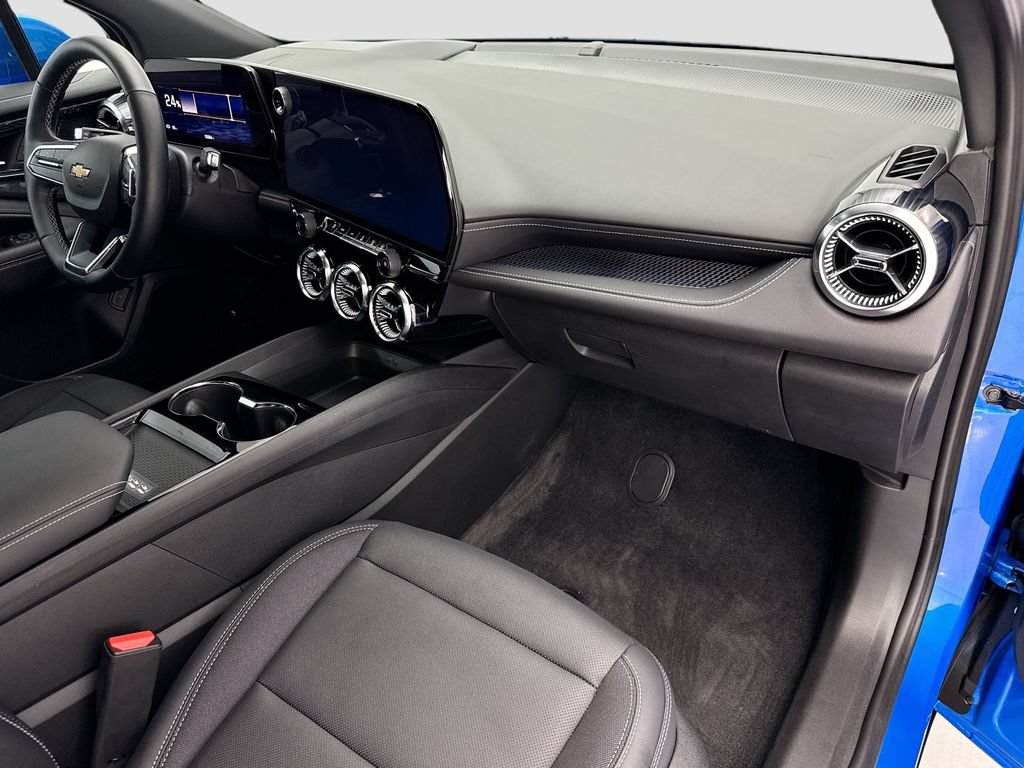 Used 2025 Chevrolet Blazer EV LT AWD/4WD image 16