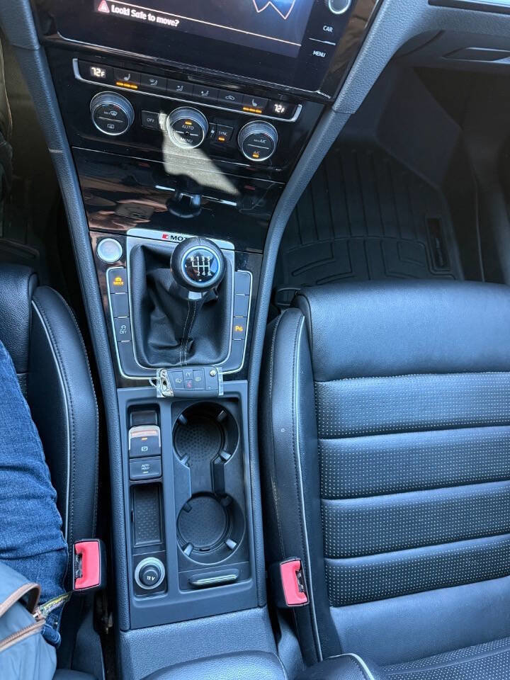Used 2019 Volkswagen Golf R 4-Door image 17