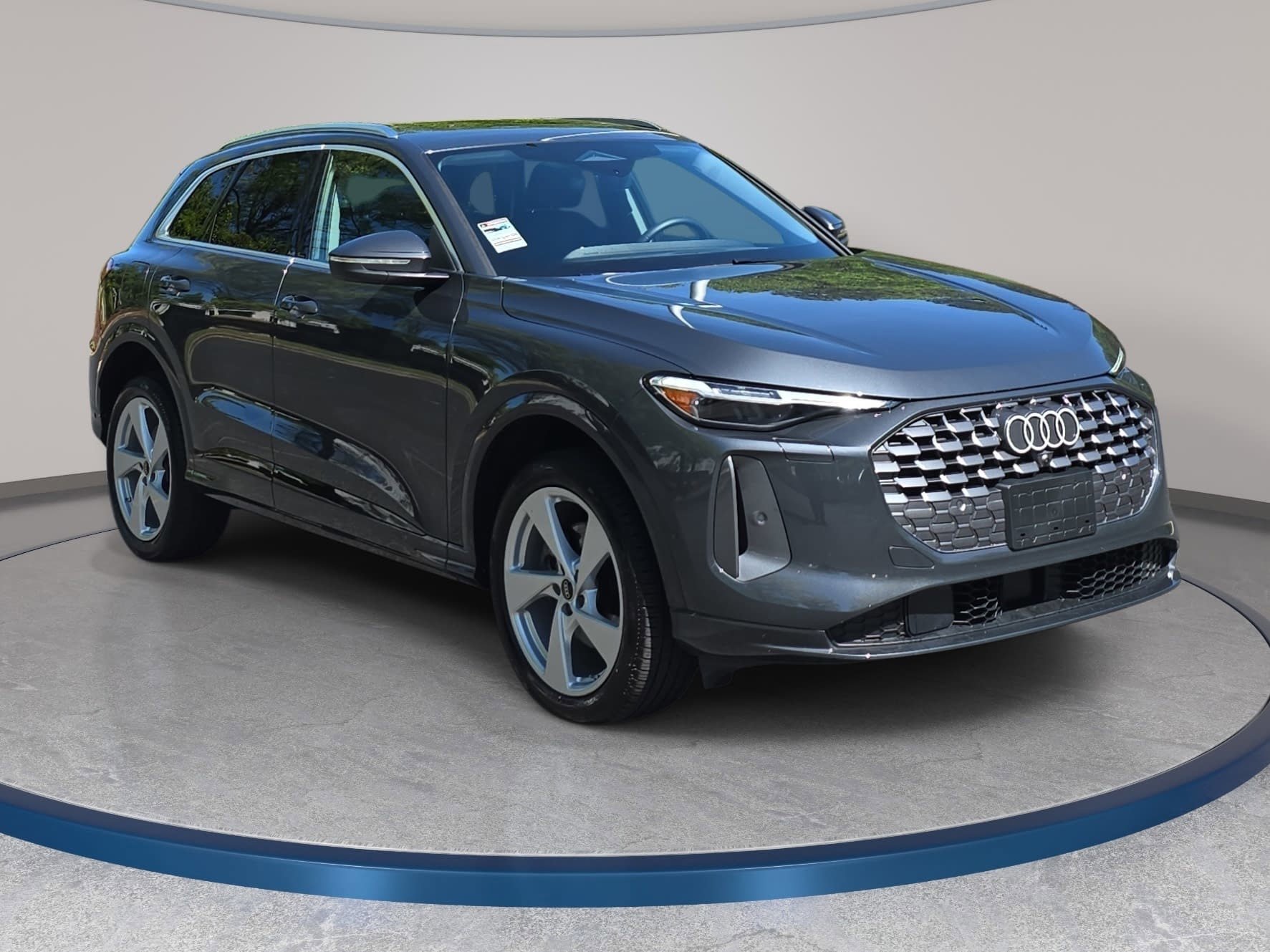 Used 2025 Audi Q5 Premium Plus w/ Premium Plus image 3