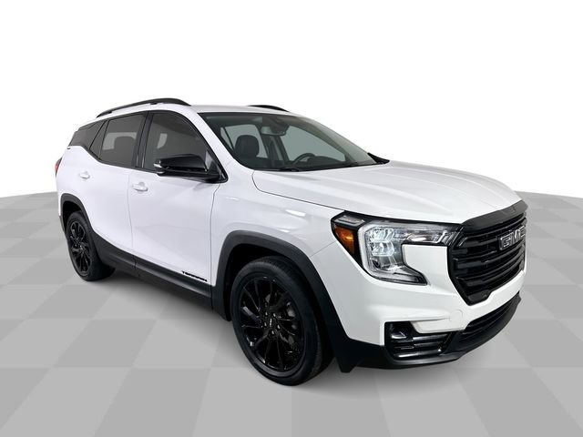 Used 2023 GMC Terrain SLT w/ Infotainment Package II FWD image 2