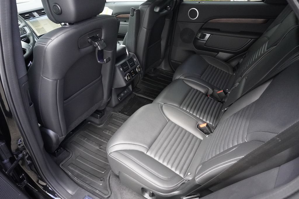 New 2026 Land Rover Discovery S AWD/4WD image 29