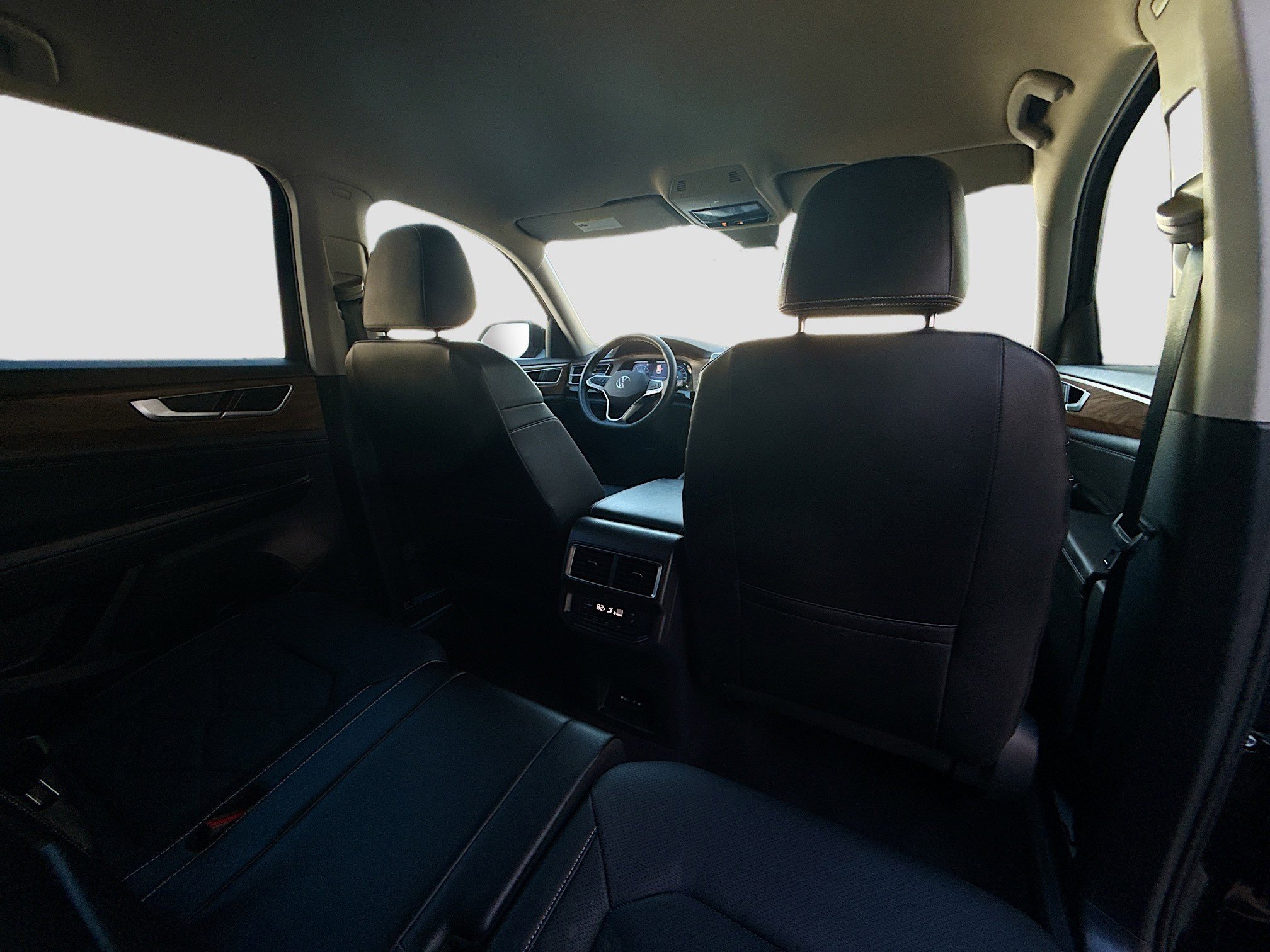 Certified 2025 Volkswagen Atlas SE image 30