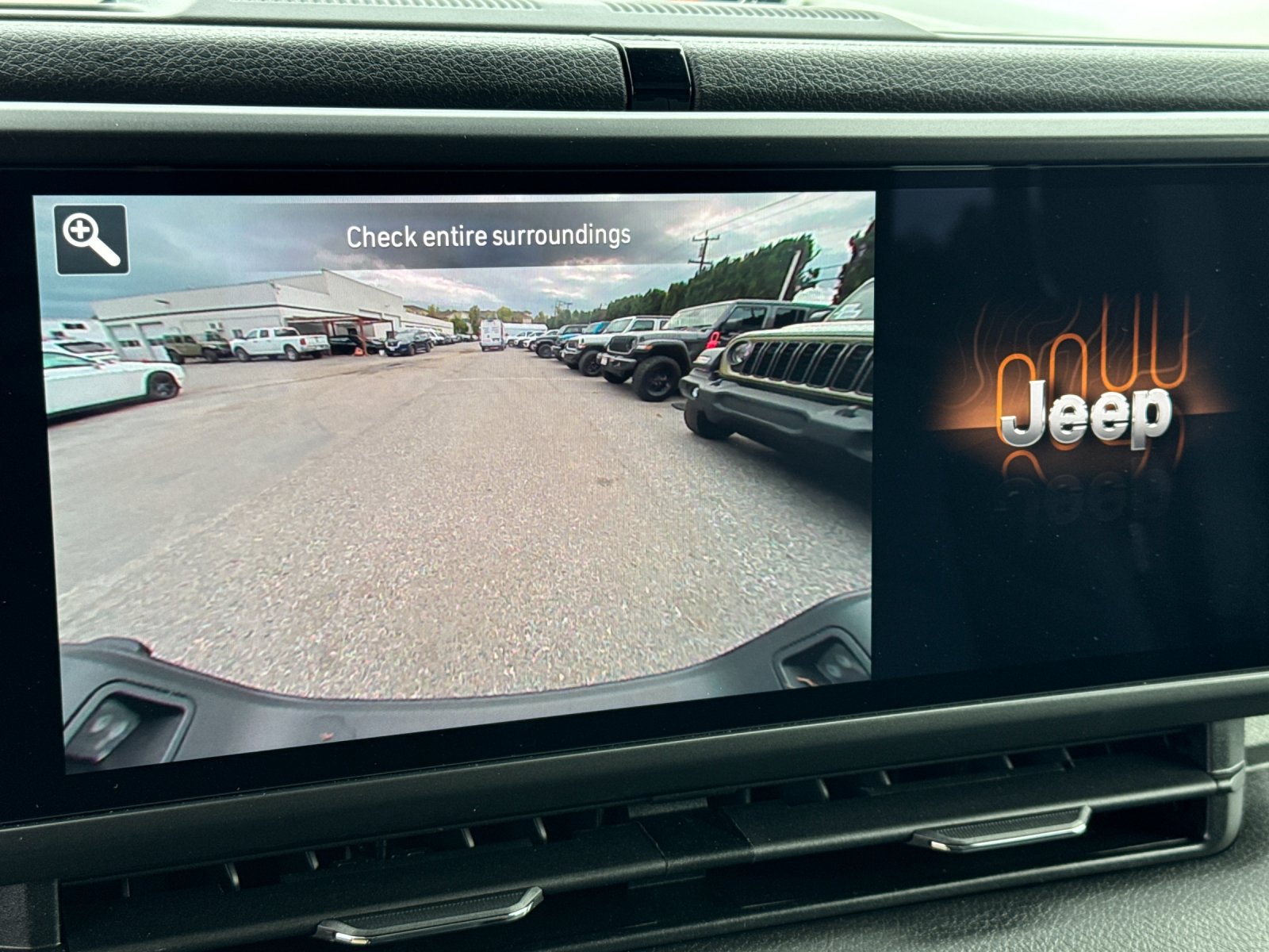 New 2026 Jeep Gladiator Sport AWD/4WD image 18