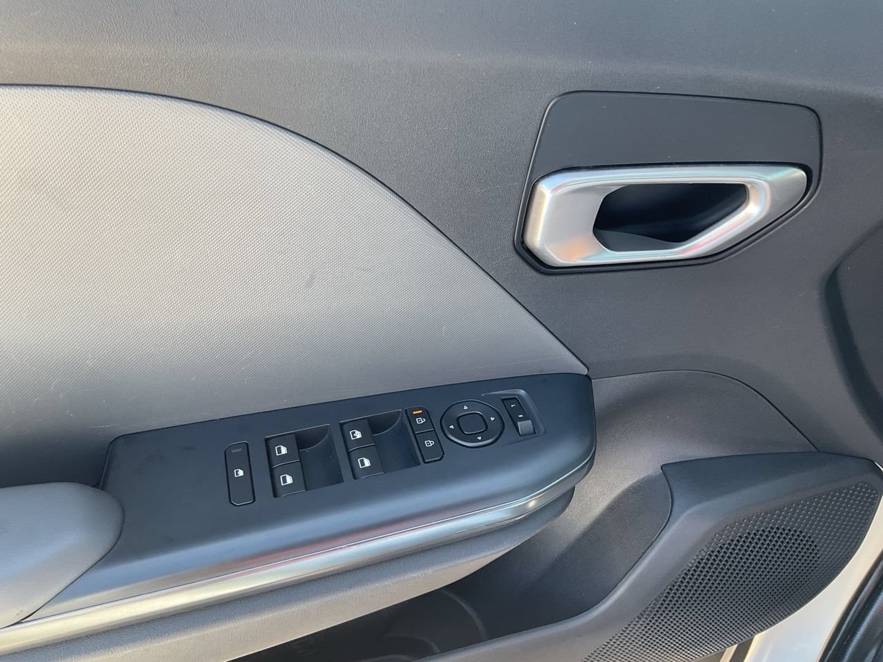 Used 2025 Kia K4 FWD image 20