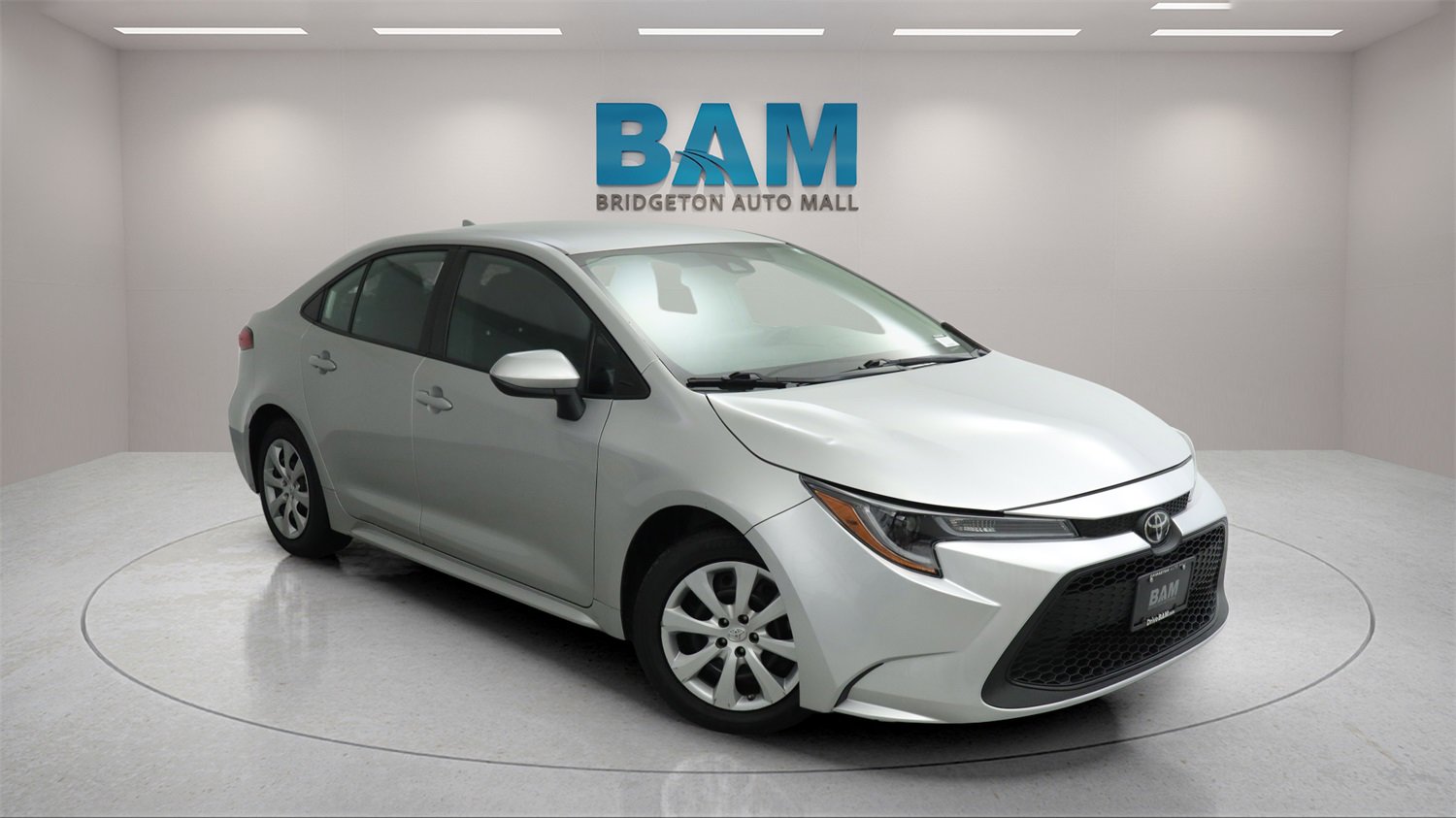 Used 2021 Toyota Corolla LE image 1