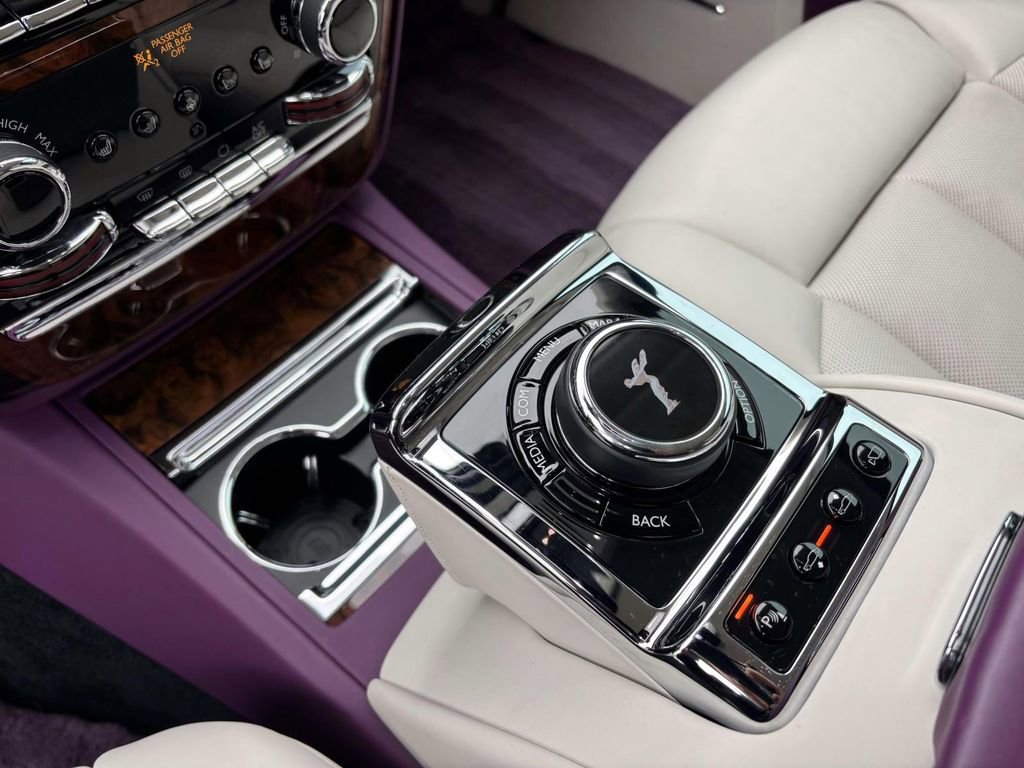 Used 2019 Rolls-Royce Phantom Sedan image 27