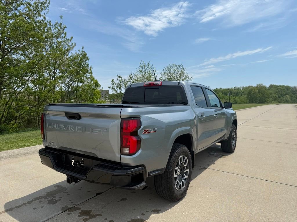 Used 2024 Chevrolet Colorado Z71 w/ Z71 Convenience Package 2 AWD/4WD image 3