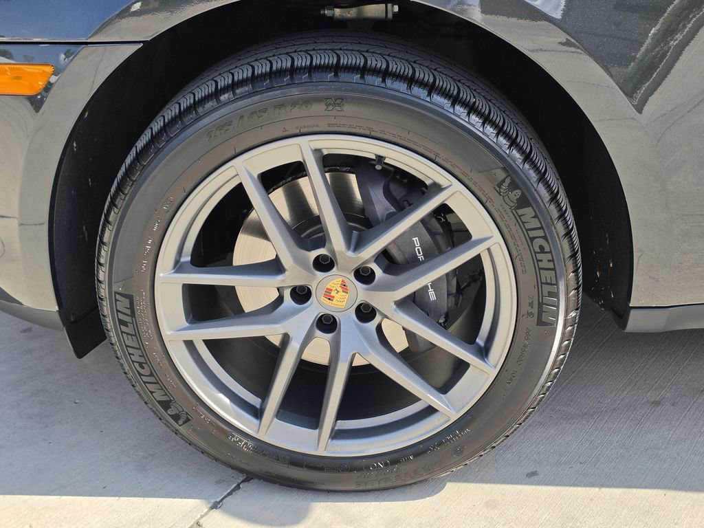Used 2026 Porsche Macan AWD/4WD image 33