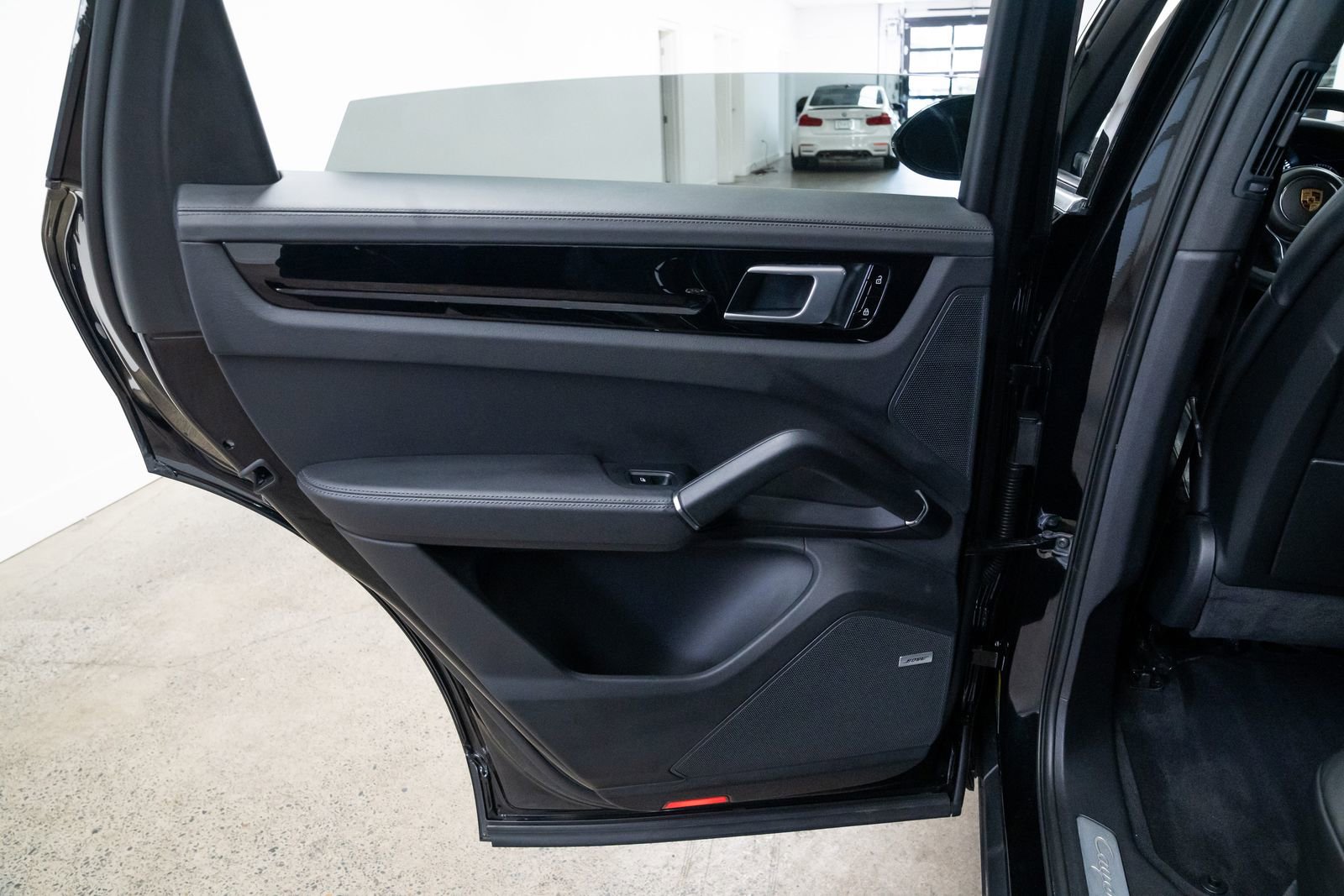 Used 2019 Porsche Cayenne image 18