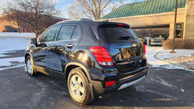 Used 2017 Chevrolet Trax LT w/ LT Convenience Package image 5
