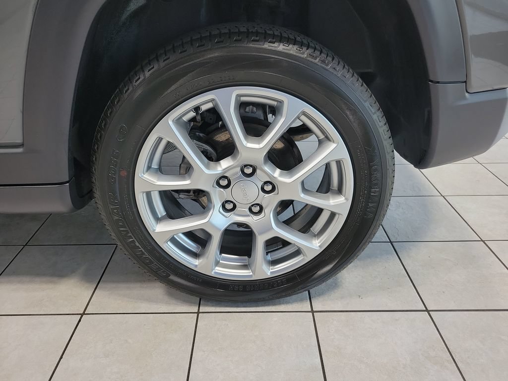 Certified 2023 Jeep Compass Latitude AWD/4WD image 48